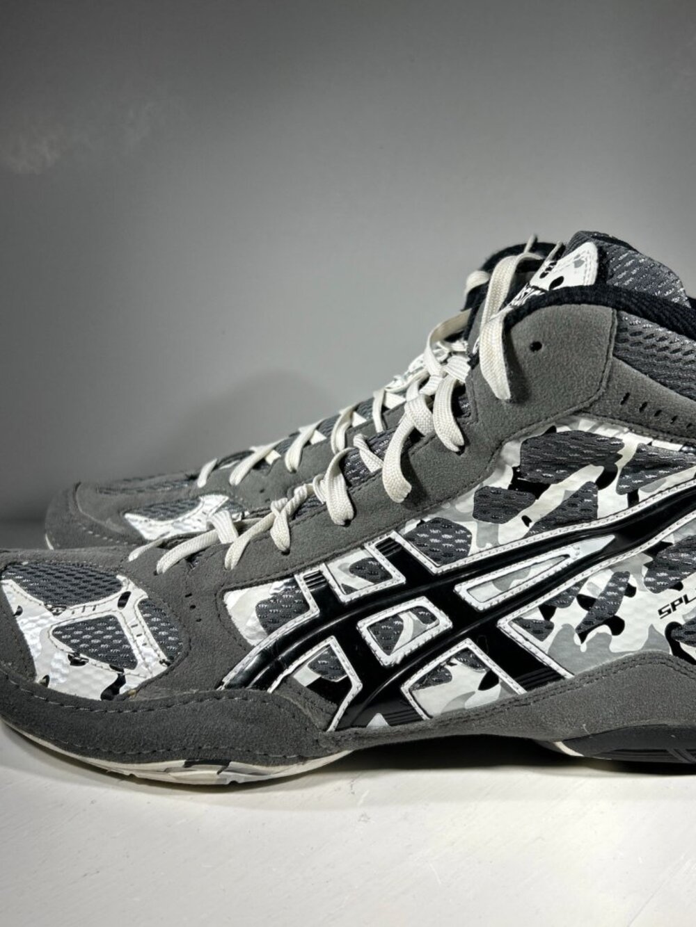 ASICS Split Second Wrestling Shoes Mens 12 Gray White Camo Sneakes J205J MMA Gym